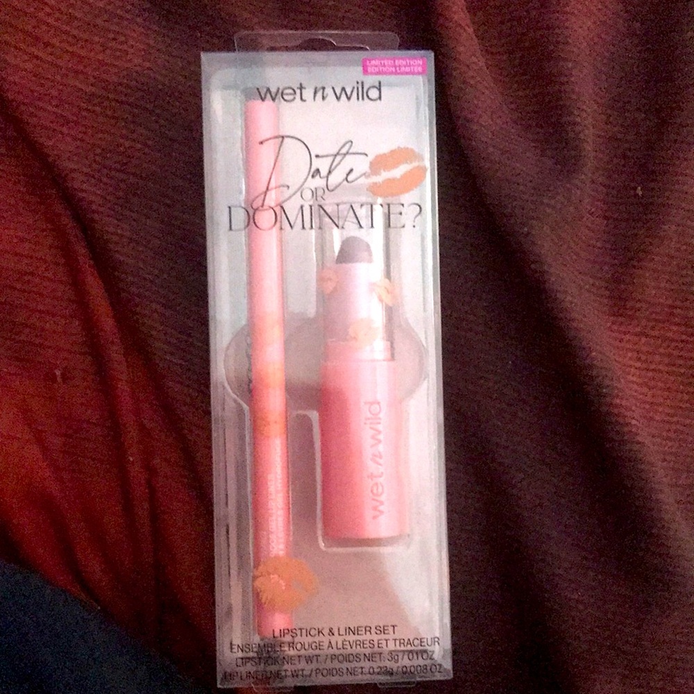 ✨🆕Limited Edition Wet N Wild Date Or Dominante Lipstick & Lipliner Set!💄✨